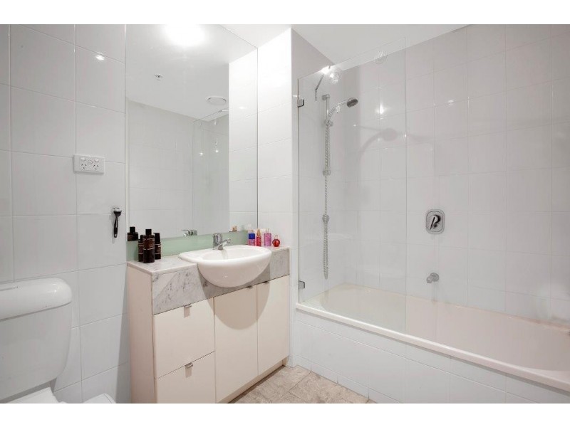 REF 23504/183 City Road, Southbank VIC 3006