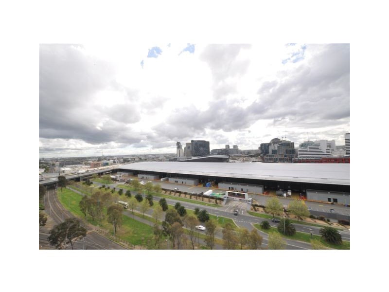 REF 23514/79 Whiteman Street, Southbank VIC 3006