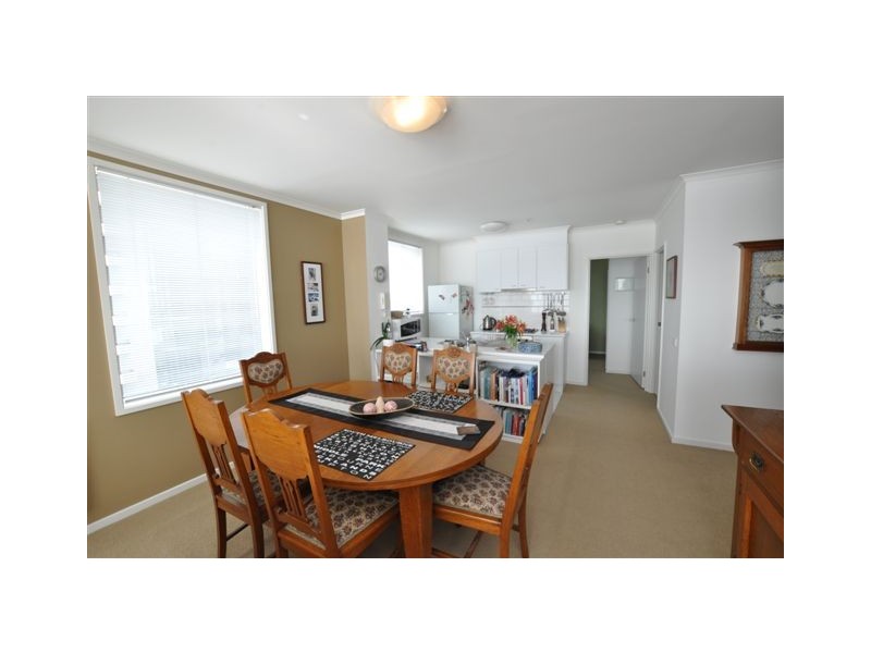 REF 23514/79 Whiteman Street, Southbank VIC 3006