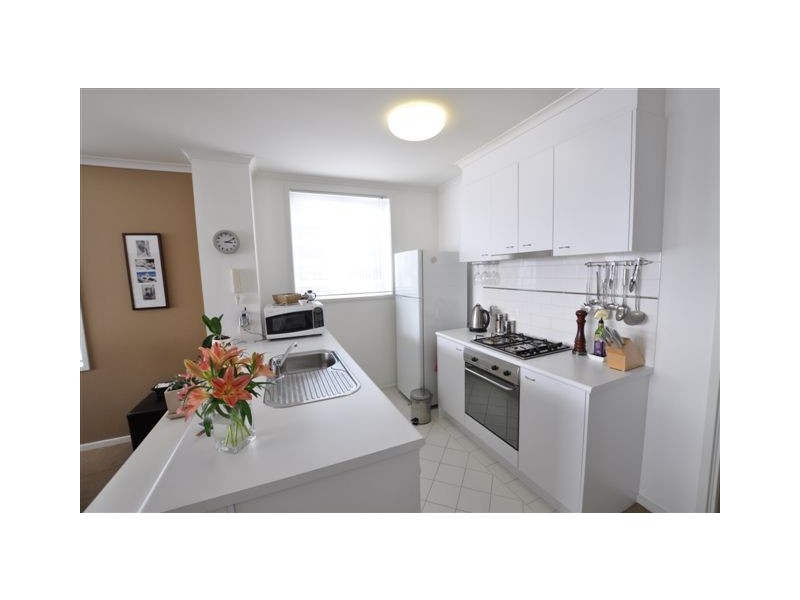 REF 23514/79 Whiteman Street, Southbank VIC 3006