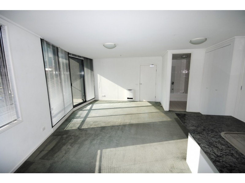 REF 33365/99 Whiteman Street, Southbank VIC 3006