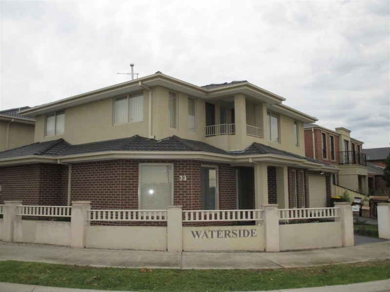33 Hemsley Promenade, Point Cook VIC 3030