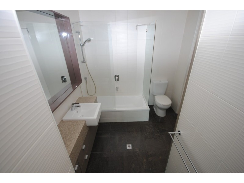 REF 23527/180 City Road, Southbank VIC 3006