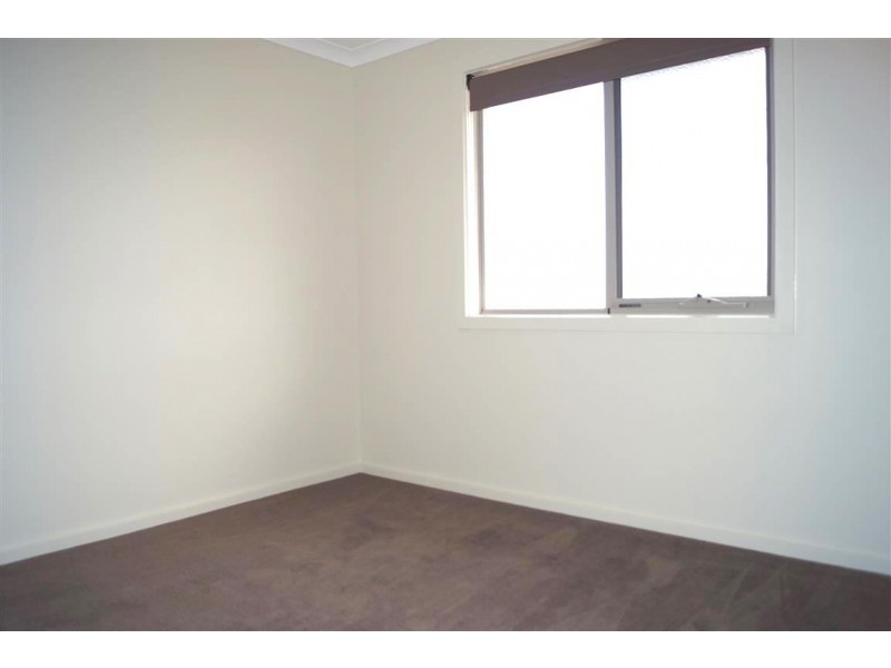 6 Swanview Walk, Point Cook VIC 3030