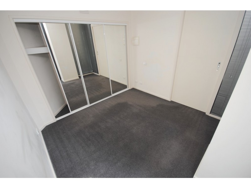 REF 23535/100 Kavanagh Street, Southbank VIC 3006