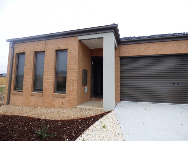 10 Barleycorn Street, Point Cook VIC 3030