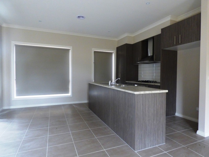 10 Barleycorn Street, Point Cook VIC 3030