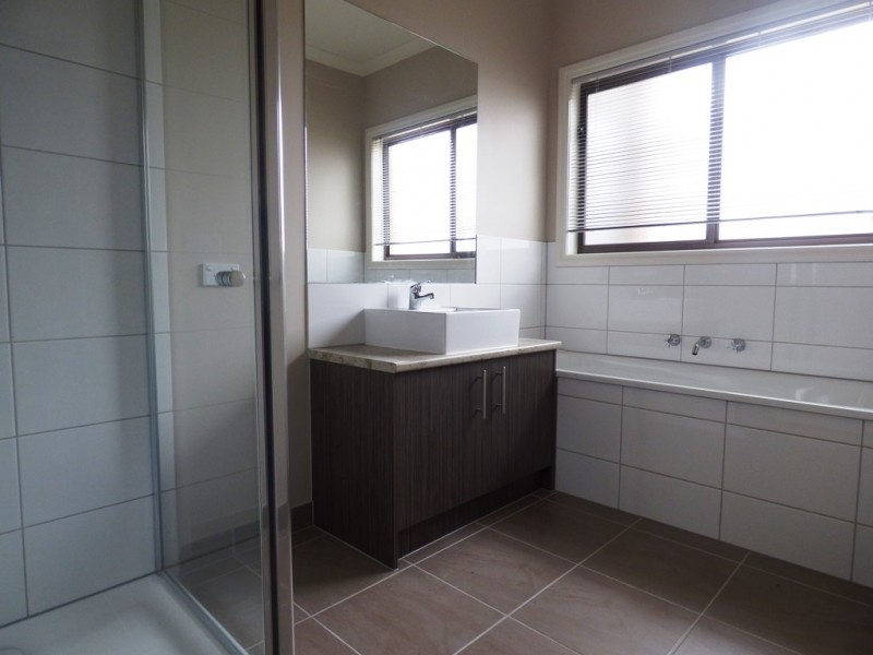 10 Barleycorn Street, Point Cook VIC 3030