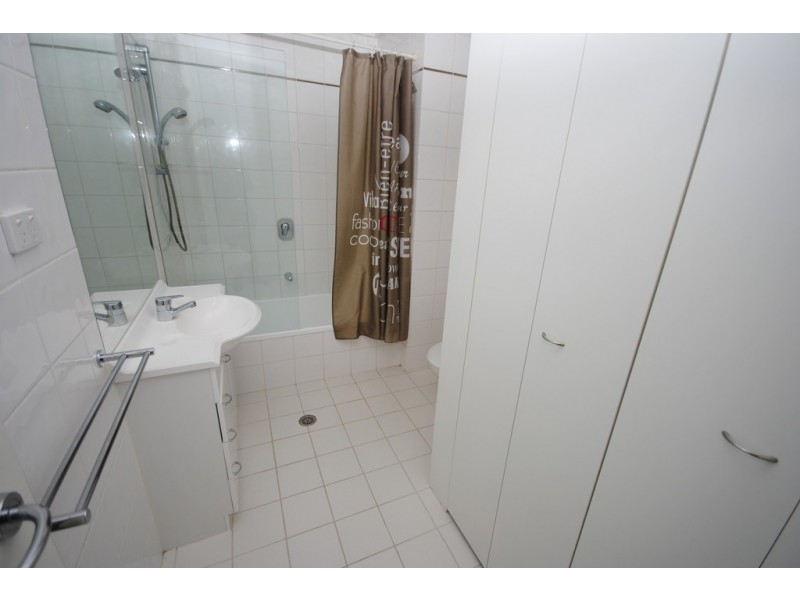 REF 23552/28 Bank Street, South Melbourne VIC 3205