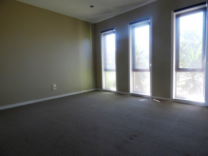 19 Hyde Park Terrace, Point Cook VIC 3030