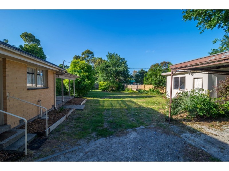 6 Dornoch Court, Croydon VIC 3136