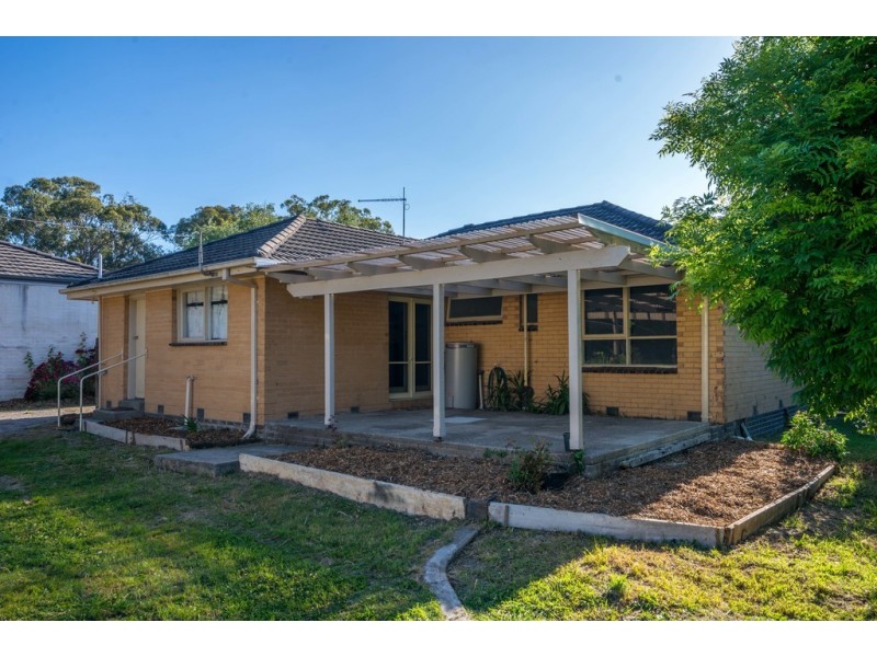 6 Dornoch Court, Croydon VIC 3136