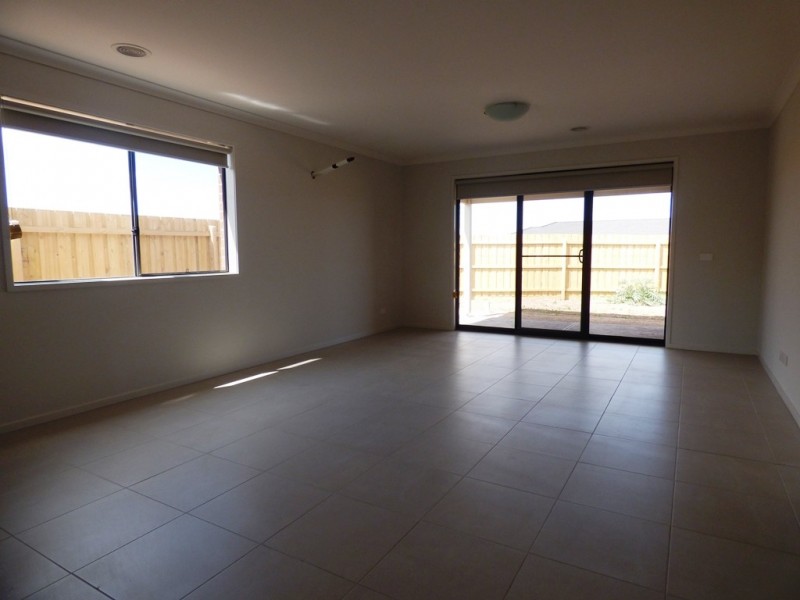 106 James Melrose Drive, Brookfield VIC 3338