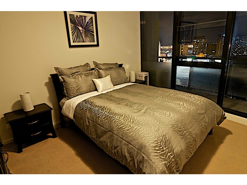 REF 23572/99 Whiteman Street, Southbank VIC 3006