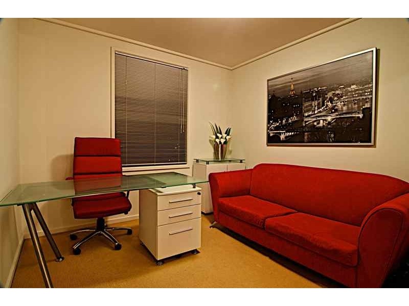 REF 23572/99 Whiteman Street, Southbank VIC 3006