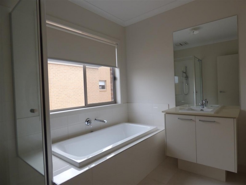 60 Sunnybank Drive, Point Cook VIC 3030