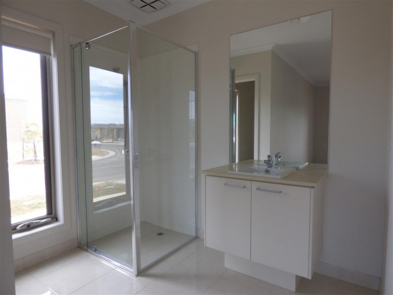 60 Sunnybank Drive, Point Cook VIC 3030