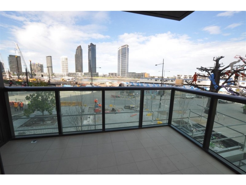 1a/9 Waterside Place, Docklands VIC 3008