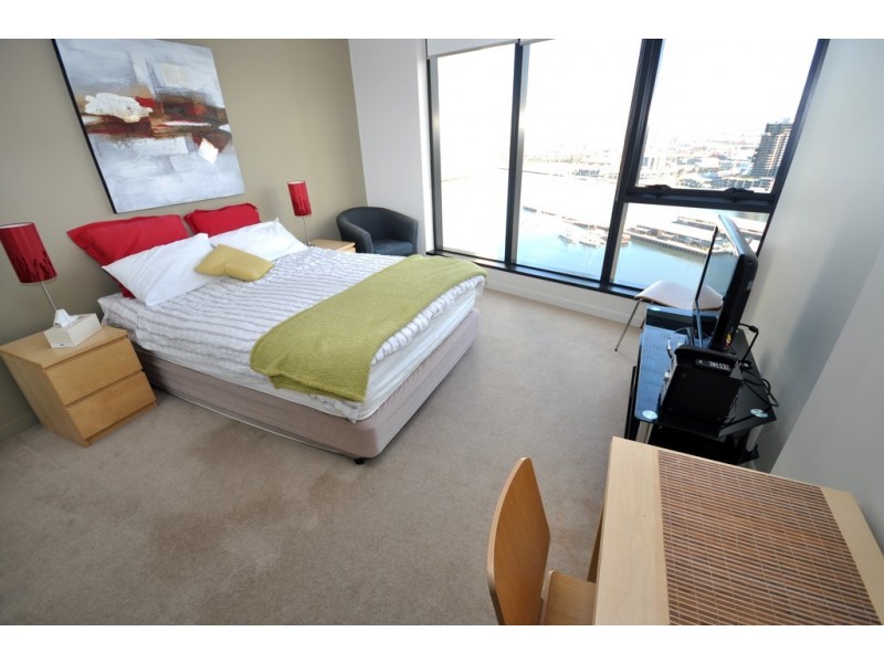 2709b/100 Harbour Esplanade, Docklands VIC 3008