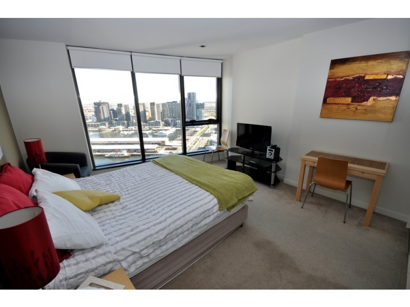 2709b/100 Harbour Esplanade, Docklands VIC 3008