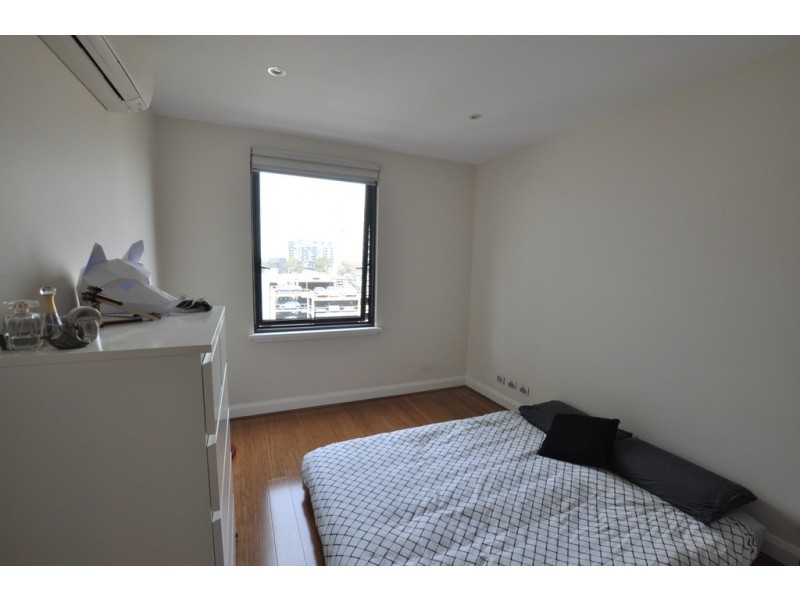 REF 23577/28 Bank Street, South Melbourne VIC 3205