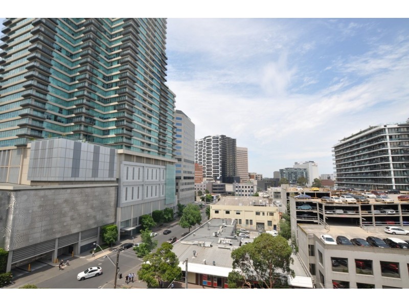 REF 23577/28 Bank Street, South Melbourne VIC 3205