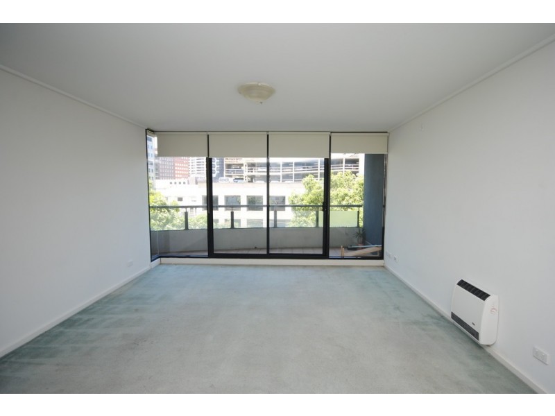 REF 23589/28 Bank Street, South Melbourne VIC 3205