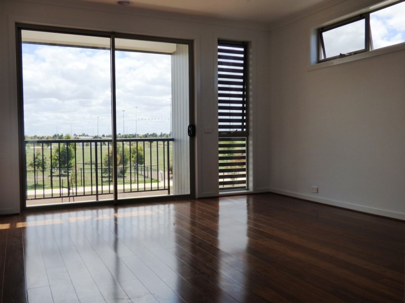 34D Middleton Drive, Point Cook VIC 3030