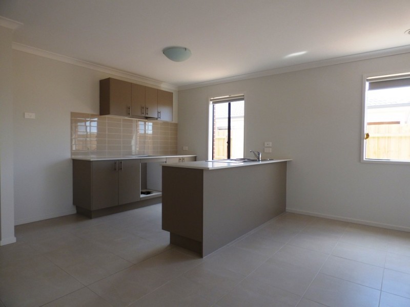 1 Hilda Drive, Brookfield VIC 3338