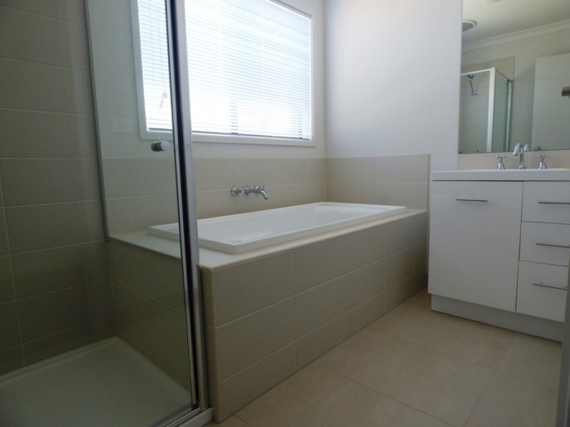 1 Hilda Drive, Brookfield VIC 3338