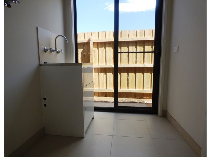 1 Hilda Drive, Brookfield VIC 3338