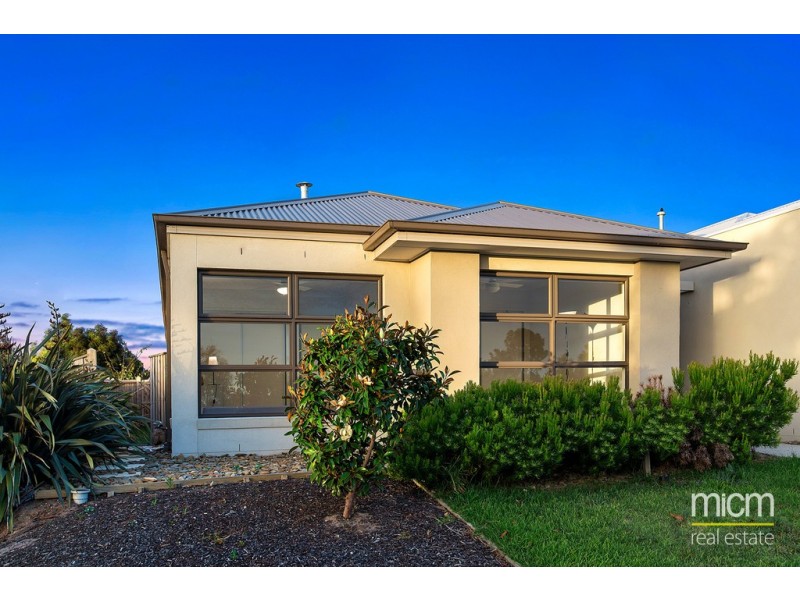 1 Reef Walk, Point Cook VIC 3030