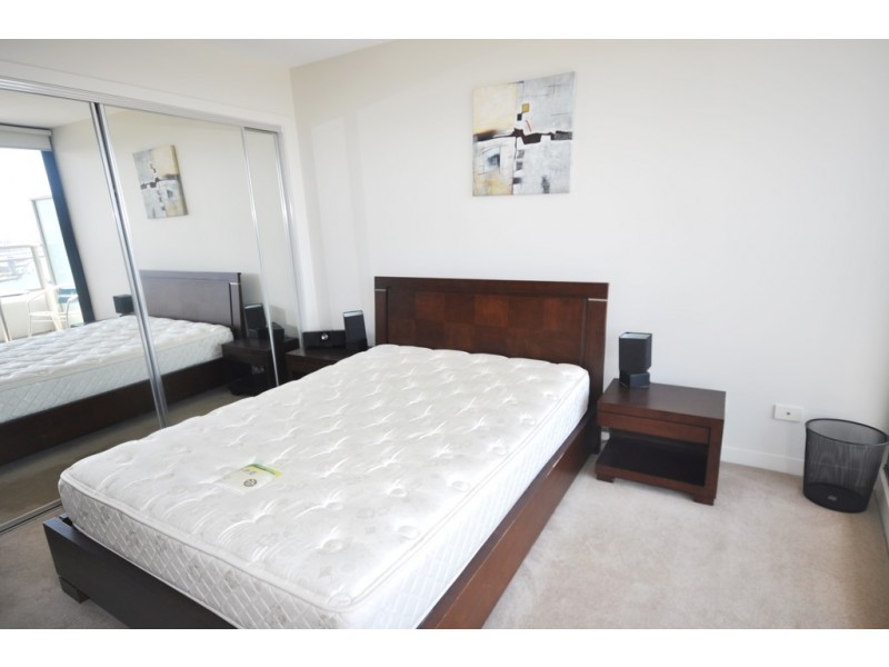 2708A/100 Harbour Esplanade, Docklands VIC 3008