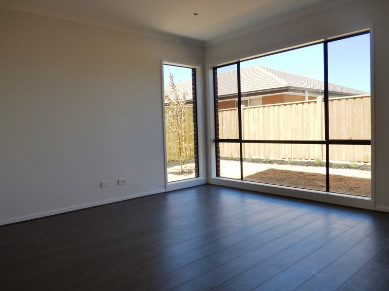 38 Jansar Street, Point Cook VIC 3030