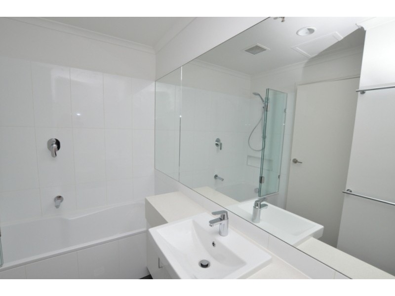 REF 23637/83 Queensbridge Street, Southbank VIC 3006