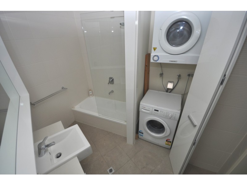 REF 23639/180 City Road, Southbank VIC 3006