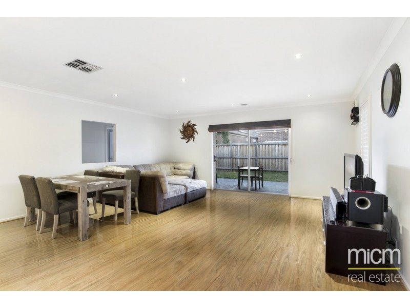 18 Trimotor Road, Point Cook VIC 3030