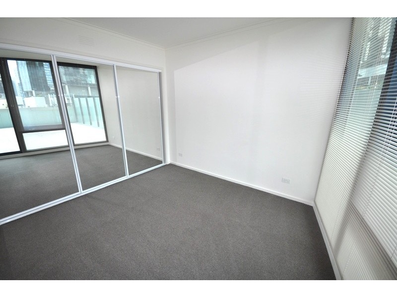 REF 23651/180 City Road, Southbank VIC 3006