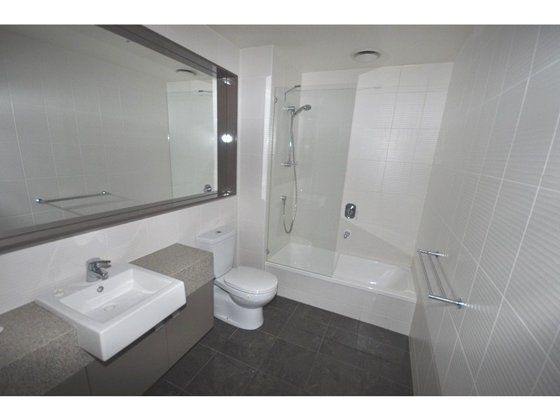 REF 23651/180 City Road, Southbank VIC 3006