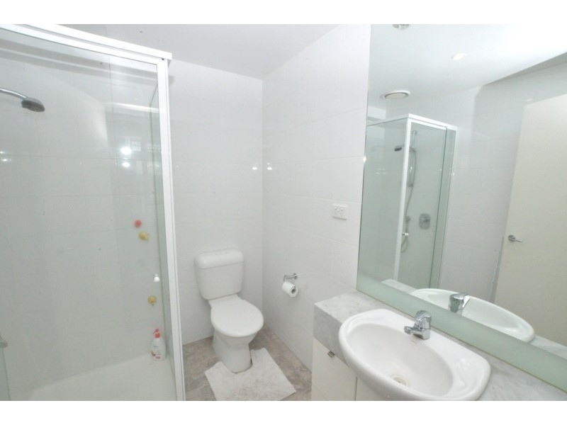 REF 23652/173 City Road, Southbank VIC 3006