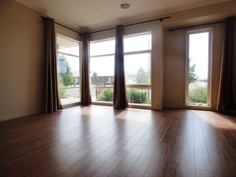 63 Malibu Boulevard, Point Cook VIC 3030