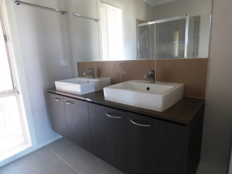 415 Boardwalk Boulevard, Point Cook VIC 3030