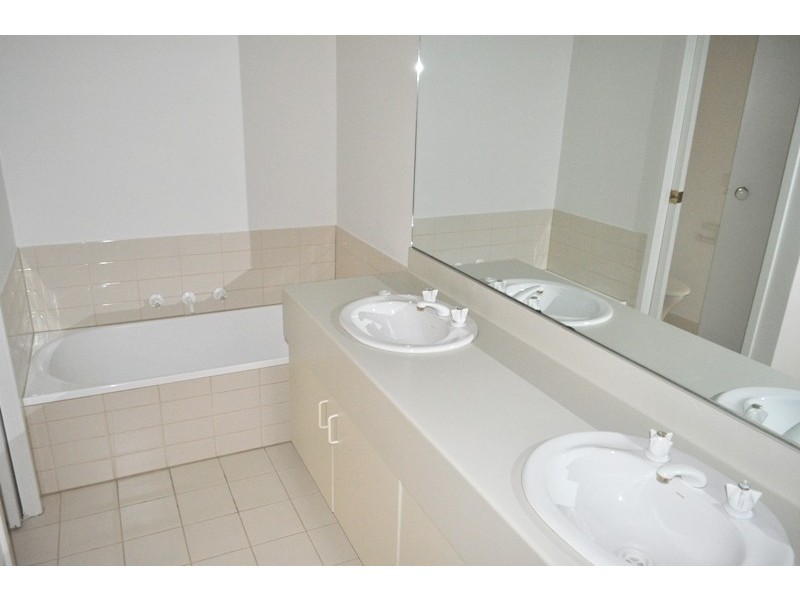 REF 23662/18 Perth Street, Prahran VIC 3181