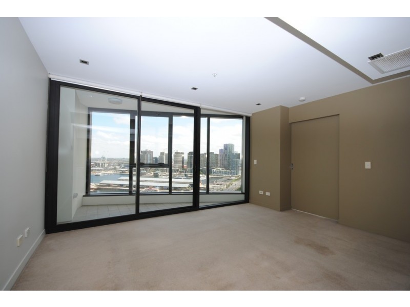 1811/100 Harbour Esplanade, Docklands VIC 3008