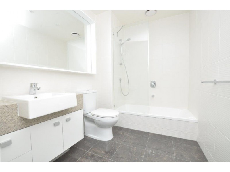 REF 23669/180 City Road, Southbank VIC 3006