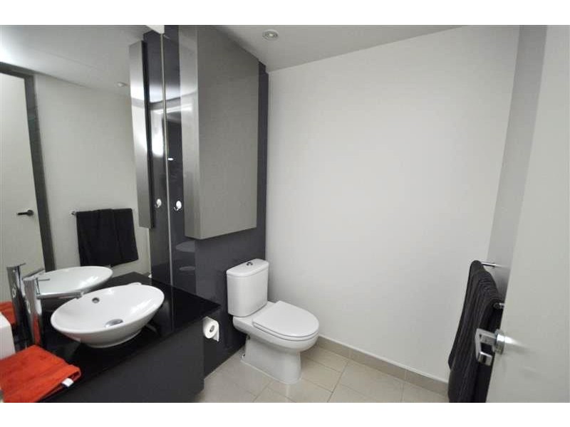 2208/7 Riverside Quay, Southbank VIC 3006