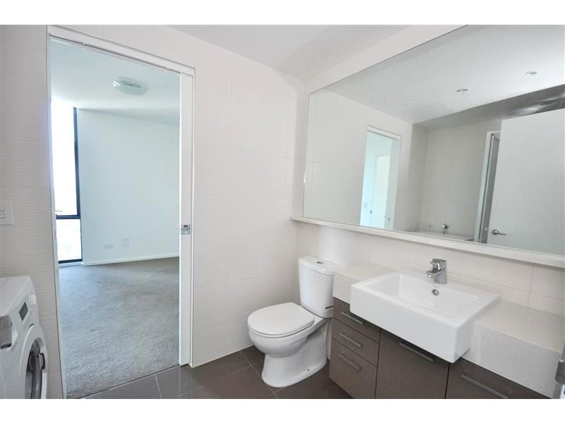 REF 23691/241 City Road, Southbank VIC 3006