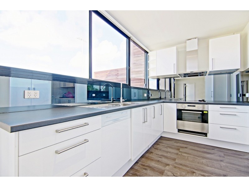 2/146 Dynon Road, West Melbourne VIC 3003