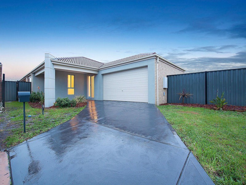 11 Oliver Place, Point Cook VIC 3030