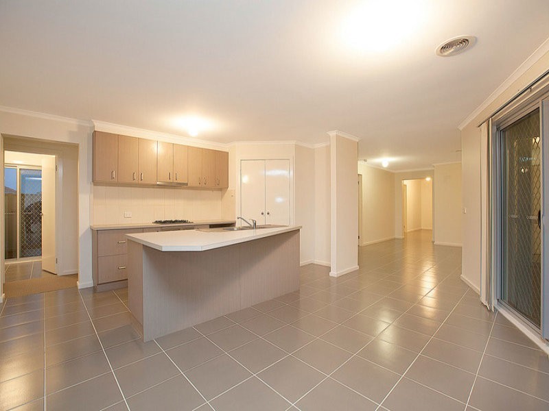 11 Oliver Place, Point Cook VIC 3030